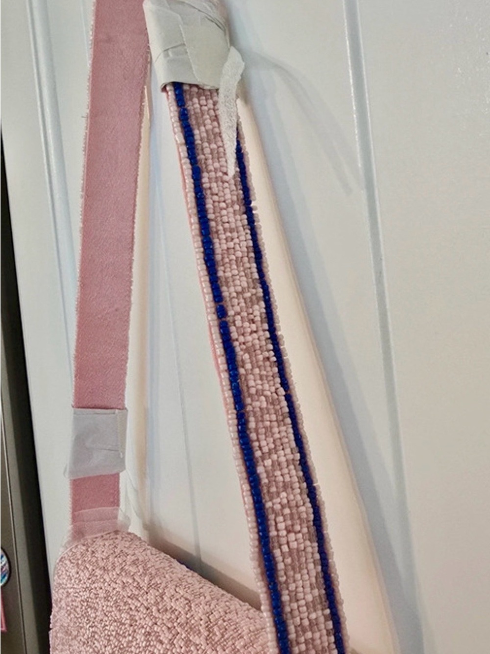 ✨ Handcrafted in India Viral Pink Beaded Sardine Pattern Shoulder Bag- NWT rare - Picture 4 of 4